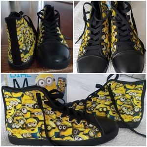 Soyoto brand. Women size 8. Black